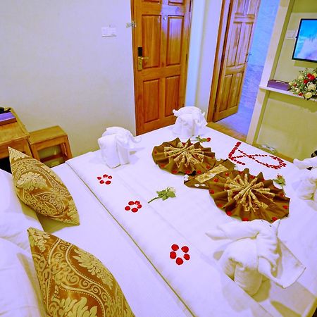 Hotel Aurora Μανταλέι Εξωτερικό φωτογραφία