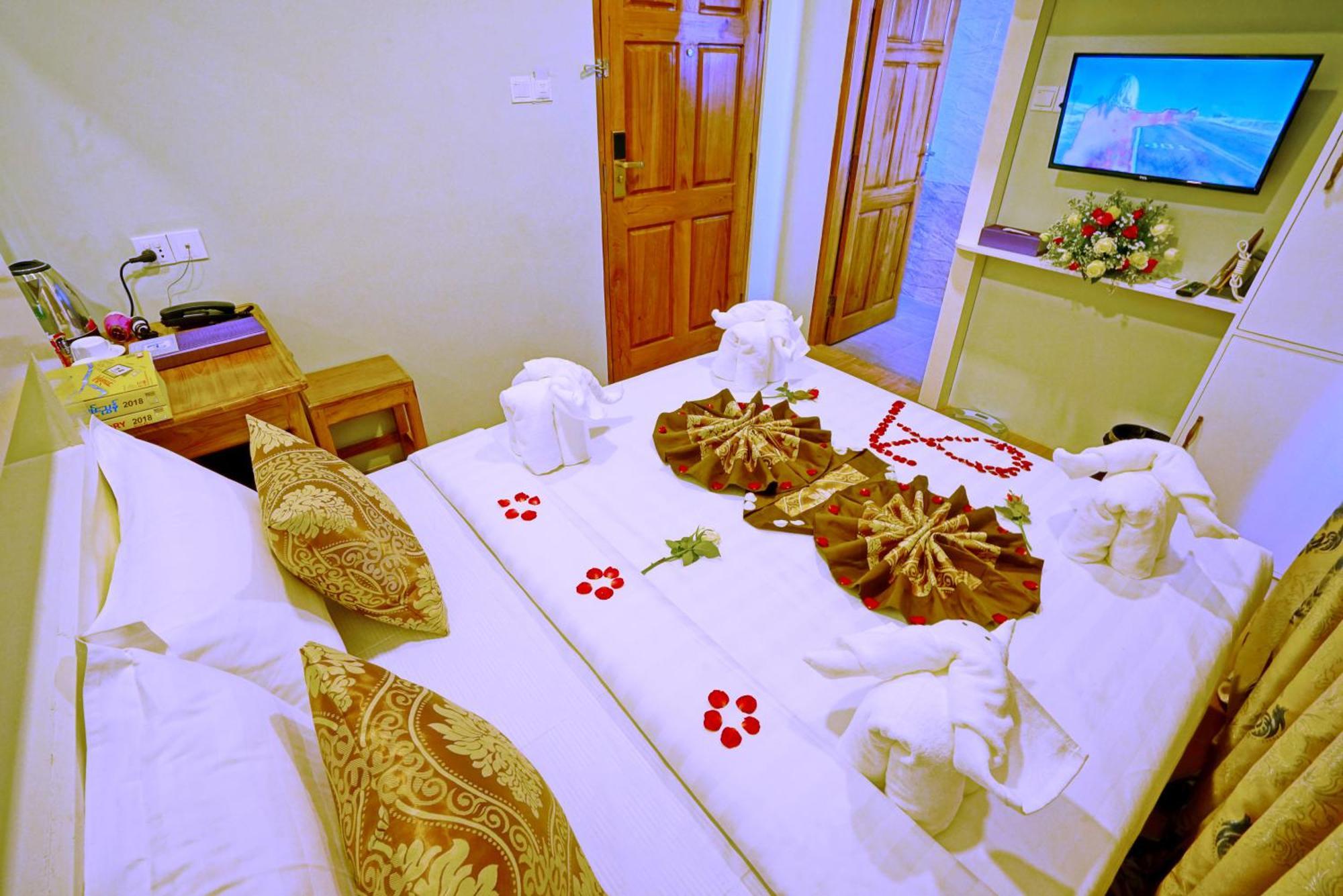 Hotel Aurora Μανταλέι Εξωτερικό φωτογραφία