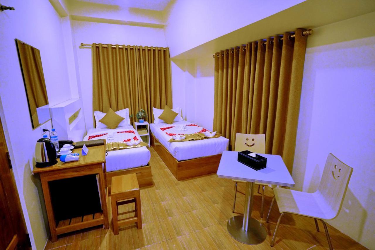 Hotel Aurora Μανταλέι Εξωτερικό φωτογραφία